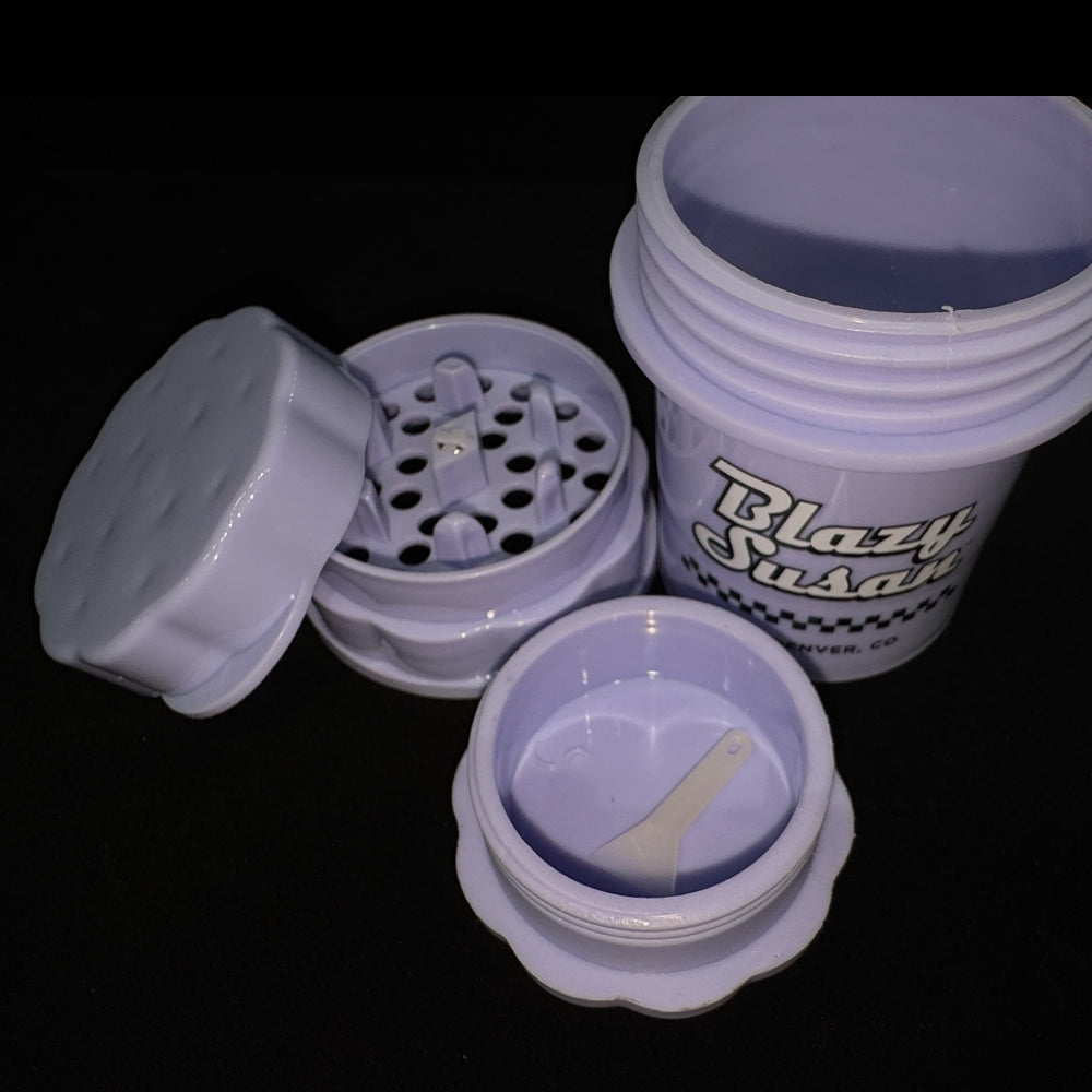 Blazy Susan Checkered Plastic Herb Grinder